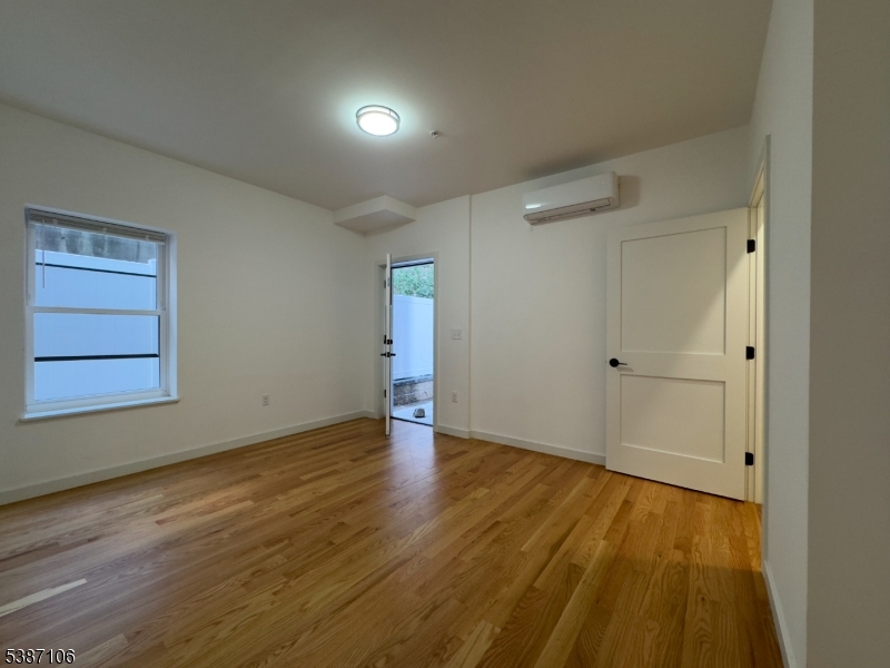 James St Historic District - Residential Lease