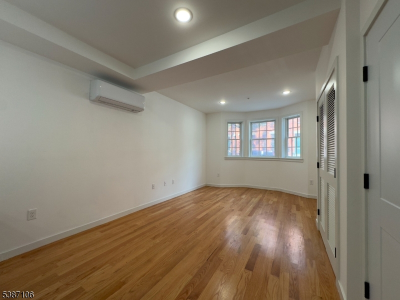 James St Historic District - Residential Lease