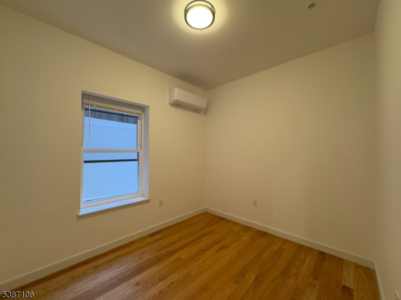 James St Historic District - Residential Lease