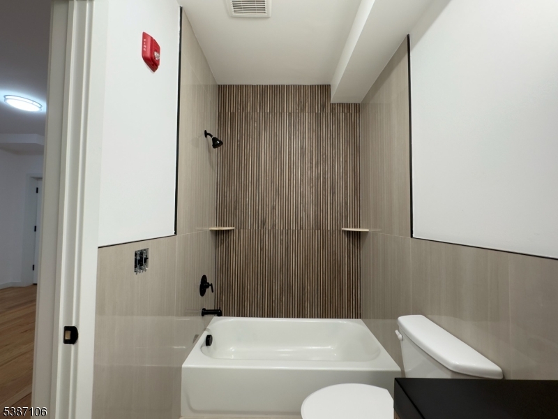 James St Historic District - Residential Lease