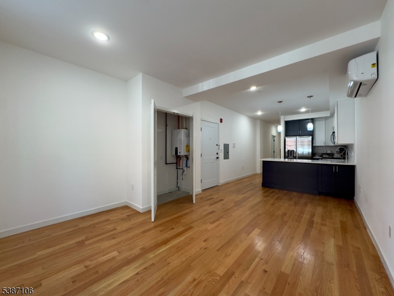 James St Historic District - Residential Lease