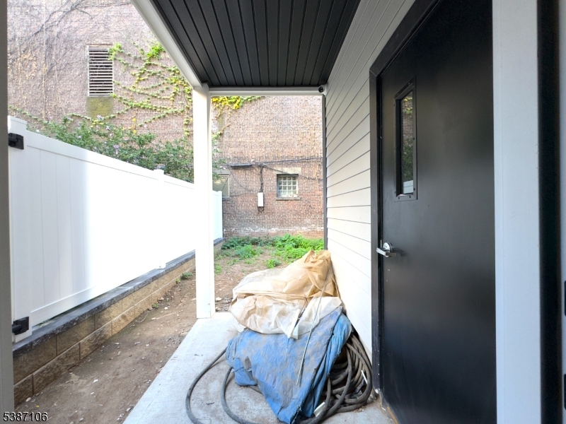 James St Historic District - Residential Lease