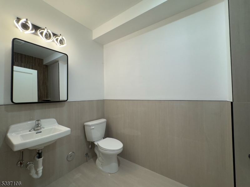 James St Historic District - Residential Lease