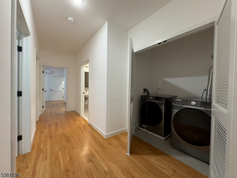 James St Historic District - Residential Lease