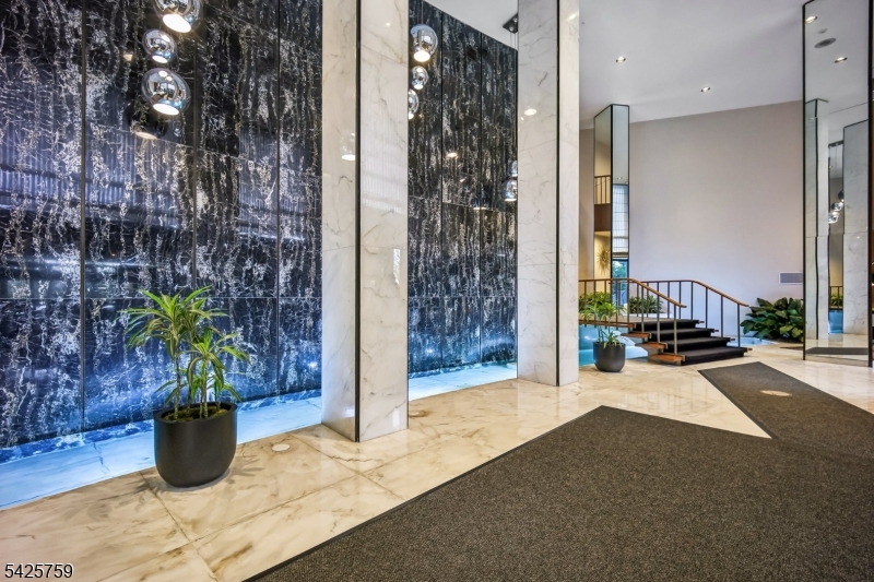 Claridge 1 - Residential