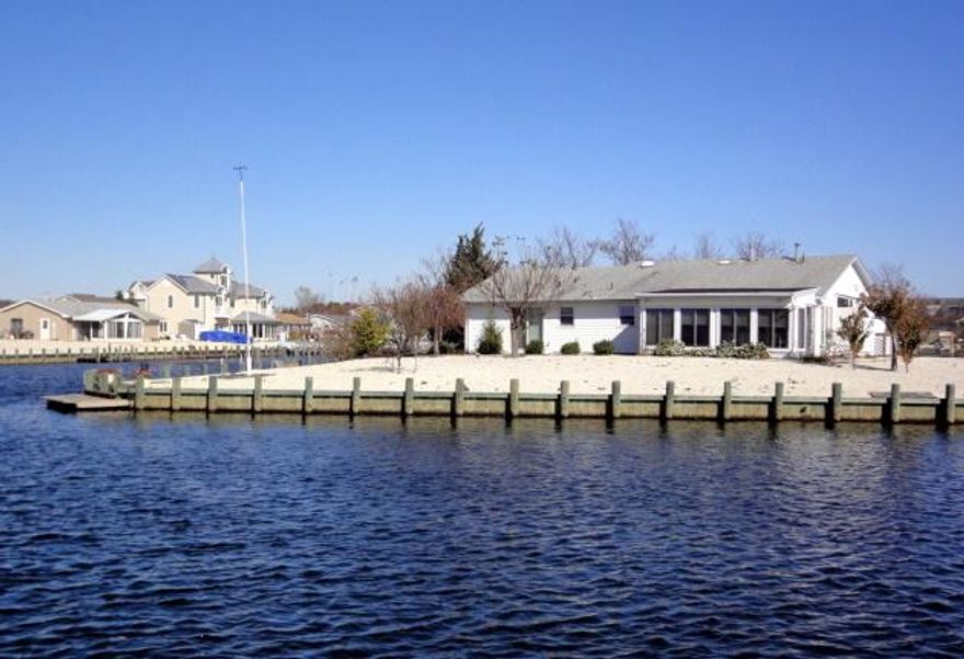 BRAND NEW CONSTRUCTION. ABSOLUTELY PERFECT!  SPACIOUS AND BEAUTIFUL 2 BR, 2 BATH, WI CLOSET.  LARGE KITCHEN W/ CUSTOM CABINETS, CENTER ISLAND, ALL SS APPLIANCES-EVEN A DISHWASHER!  LARGE WASHER/DRYER IN EACH UNIT.  ALL LVT FLOORS, 9FT CEILINGS, CUSTOM FIXTURES. MOST CONVENIENT PLACE TO LIVE.  YOU CAN WALK TO ANYTHING YOU NEED.  COVERED PARKING SPACE INCLUDED AND OUTSIDE PARKING TOO.