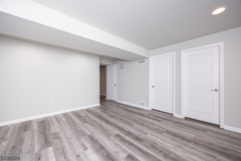 The Courts At Hamilton - Residential