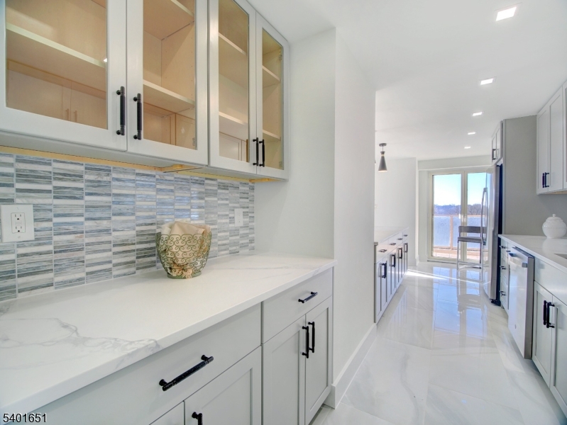 Harrison Park Towers - Residential