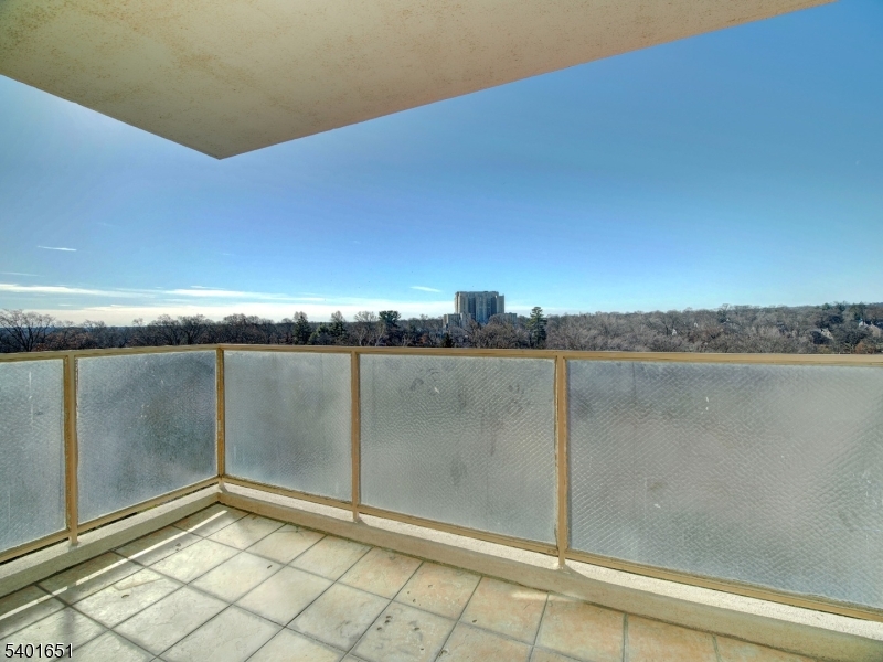 Harrison Park Towers - Residential