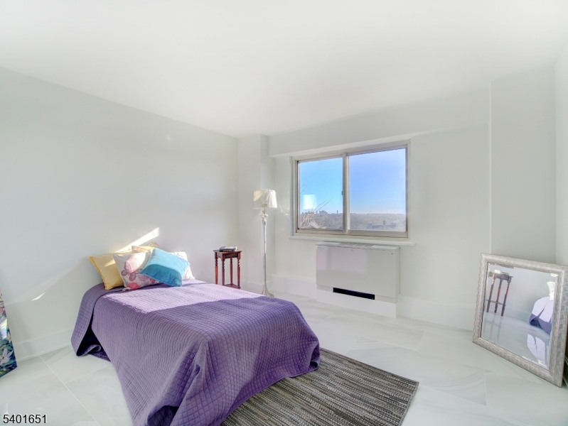 Harrison Park Towers - Residential