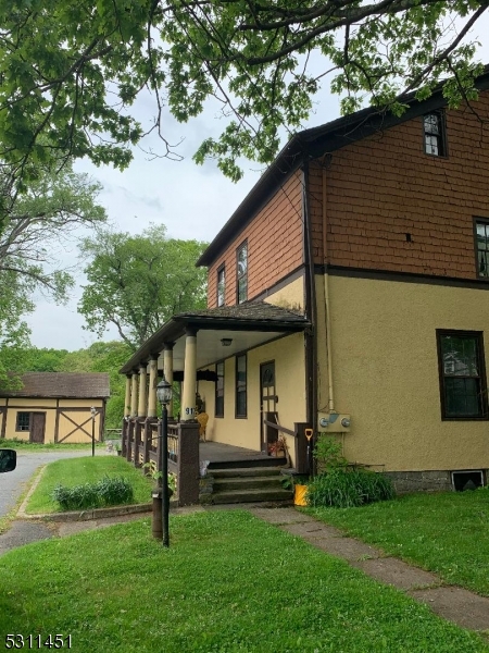917 Main St