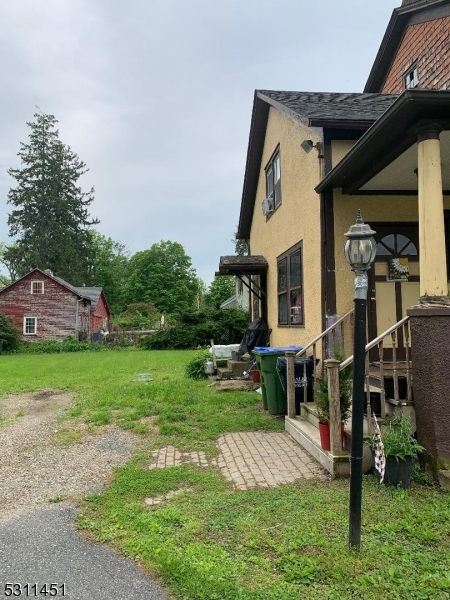 917 Main St