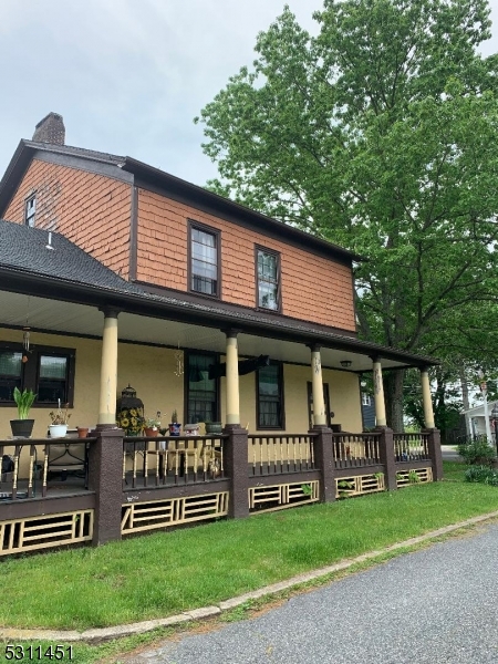 917 Main St