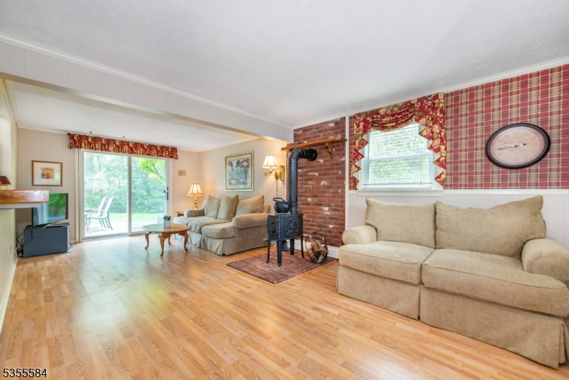19 W Lakeview Rd