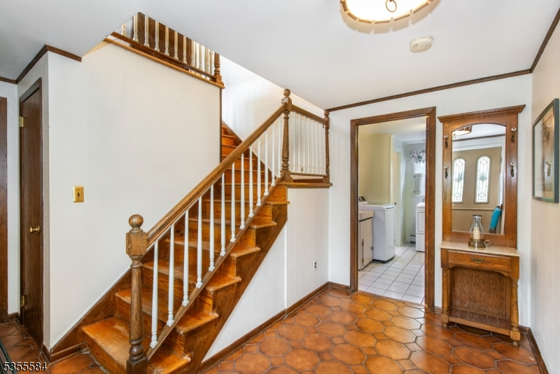 19 W Lakeview Rd