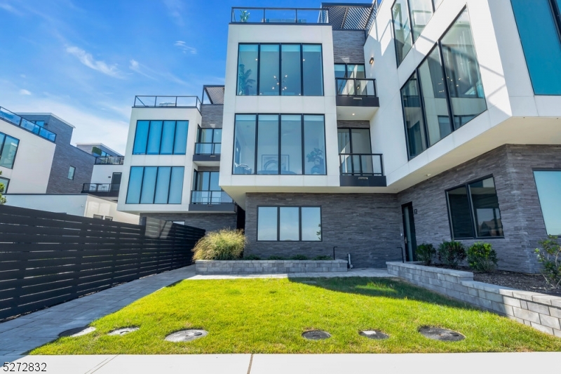 Seven Presidents Park - Residential