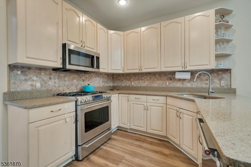 Longview - Residential Lease