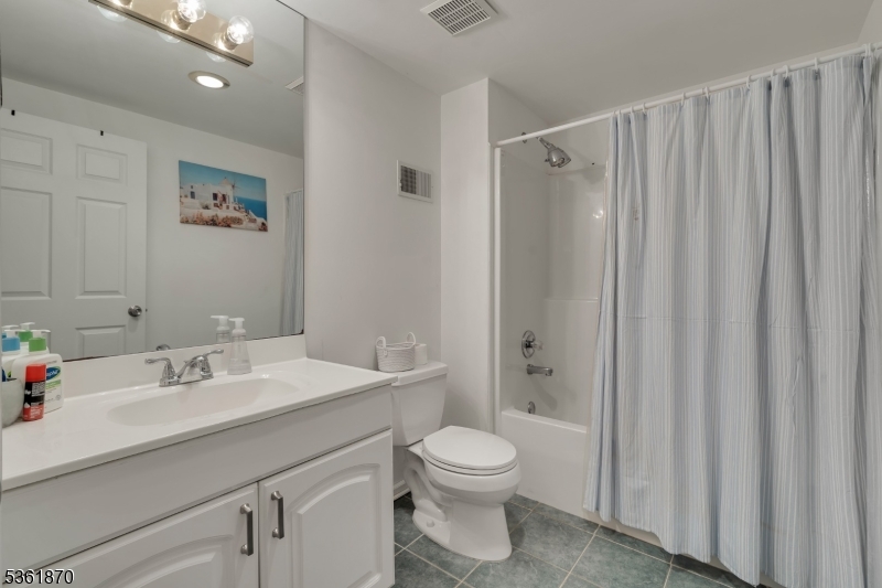 Longview - Residential Lease