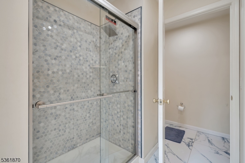 Longview - Residential Lease