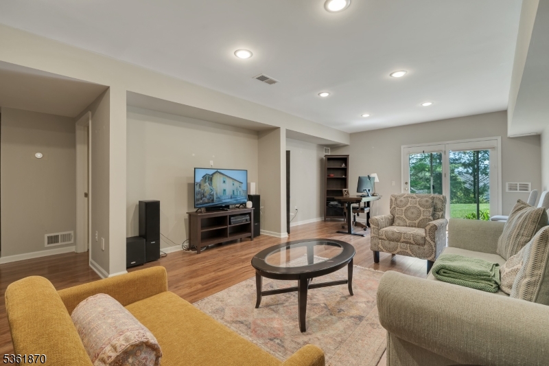 Longview - Residential Lease