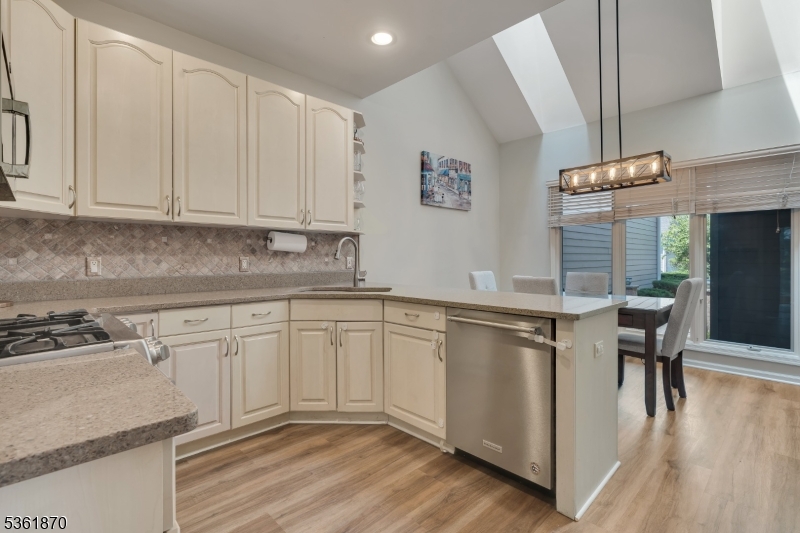 Longview - Residential Lease