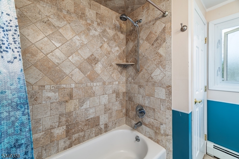 Vernon Twp., New Jersey 07418, United States, 3 Bedrooms Bedrooms, ,2 BathroomsBathrooms,Residential,Pending,126557