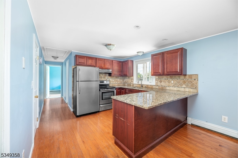 Vernon Twp., New Jersey 07418, United States, 3 Bedrooms Bedrooms, ,2 BathroomsBathrooms,Residential,Pending,126557