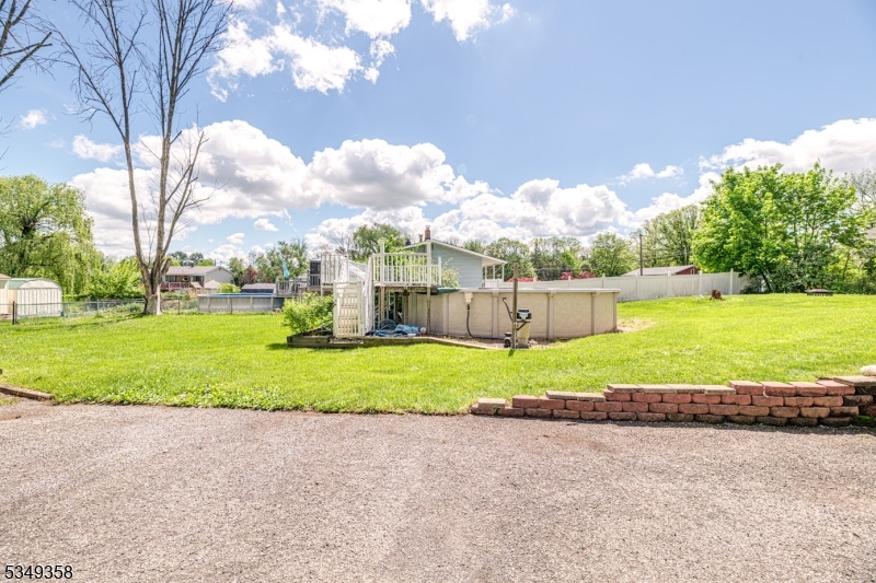 Vernon Twp., New Jersey 07418, United States, 3 Bedrooms Bedrooms, ,2 BathroomsBathrooms,Residential,Pending,126557