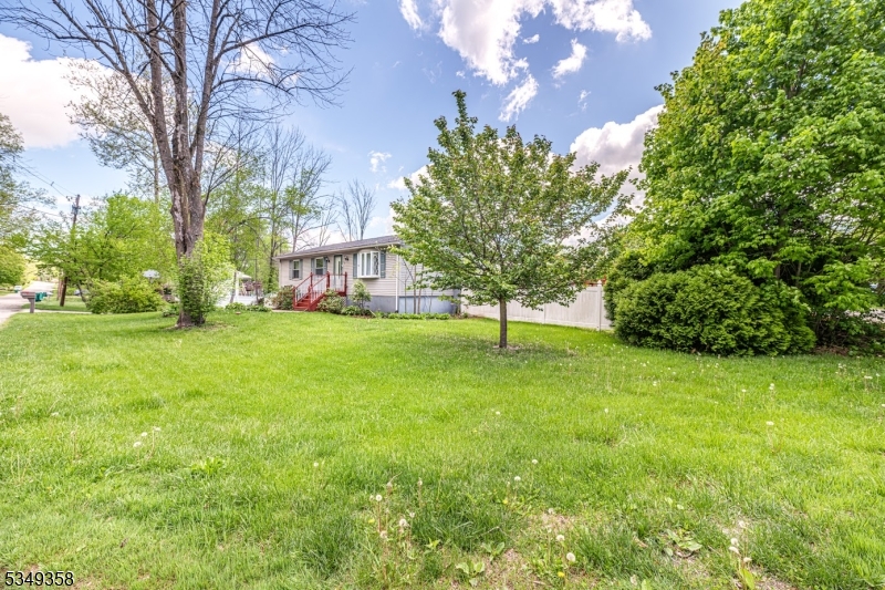 Vernon Twp., New Jersey 07418, United States, 3 Bedrooms Bedrooms, ,2 BathroomsBathrooms,Residential,Pending,126557