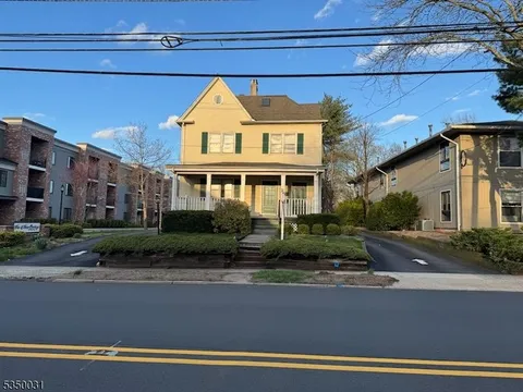 MLS: 3955973