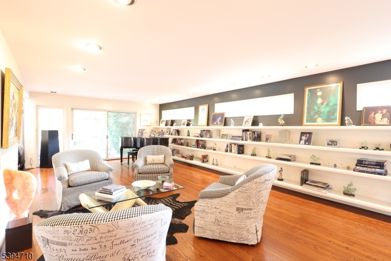 Barringer Court - Residential