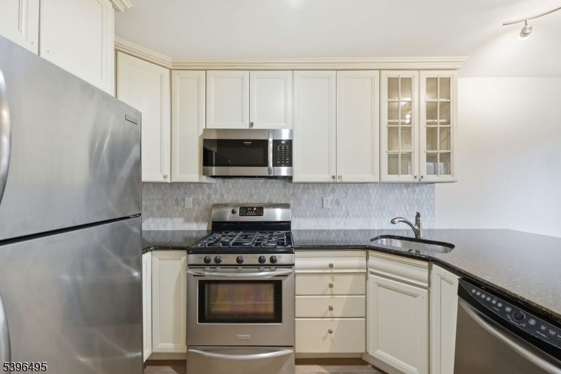 Jade Mountain - Residential