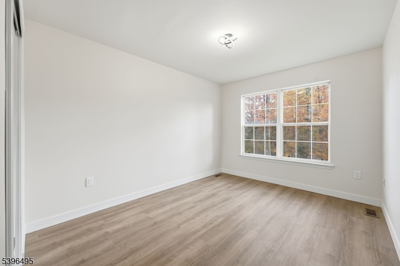 Jade Mountain - Residential