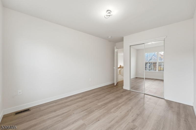 Jade Mountain - Residential