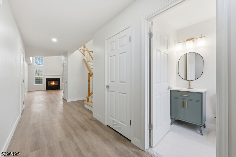 Jade Mountain - Residential