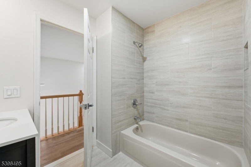 Jade Mountain - Residential