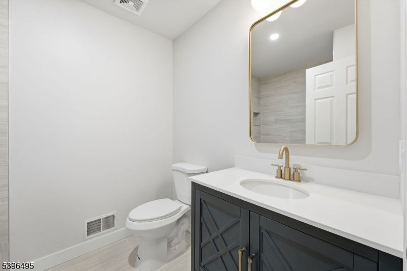 Jade Mountain - Residential