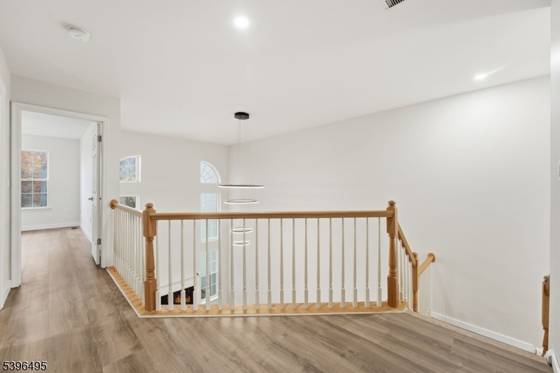 Jade Mountain - Residential