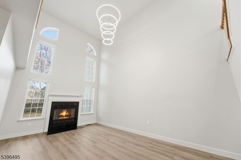 Jade Mountain - Residential