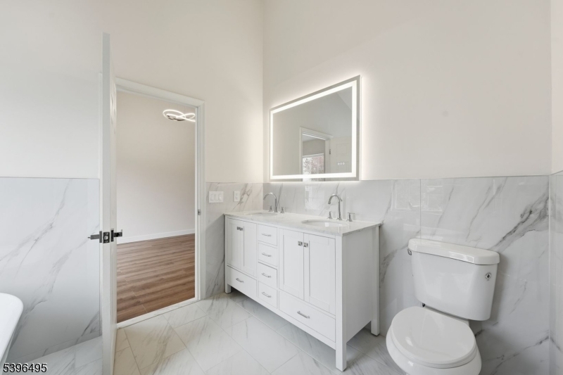 Jade Mountain - Residential