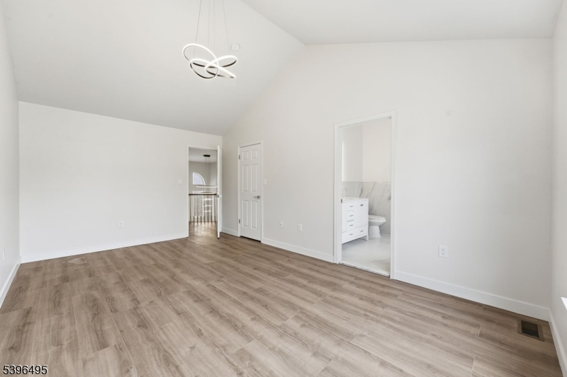 Jade Mountain - Residential