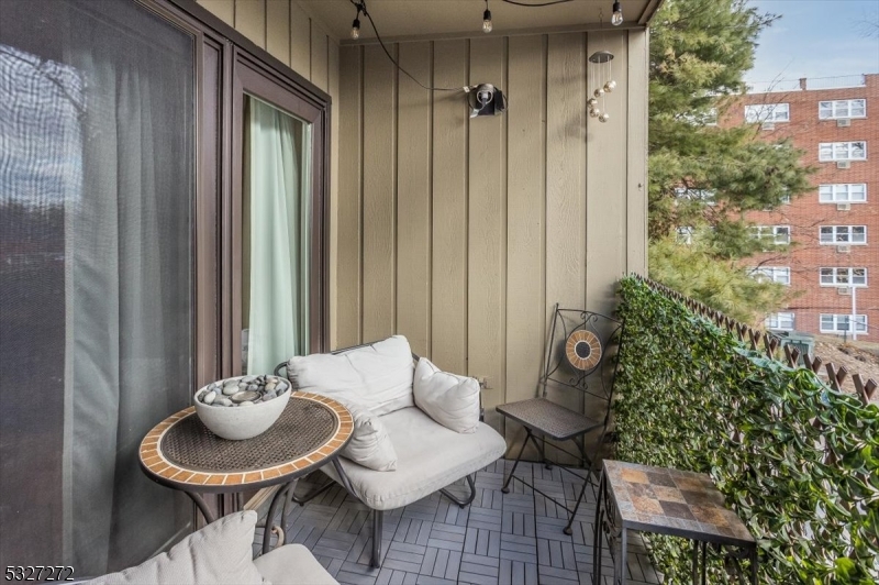 South Green I Condos - Residential