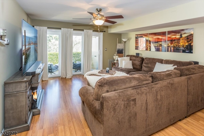 South Green I Condos - Residential