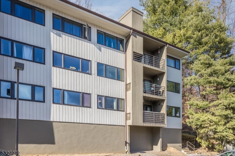 South Green I Condos - Residential