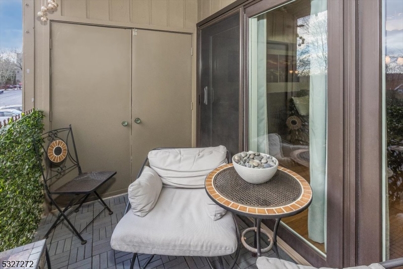 South Green I Condos - Residential