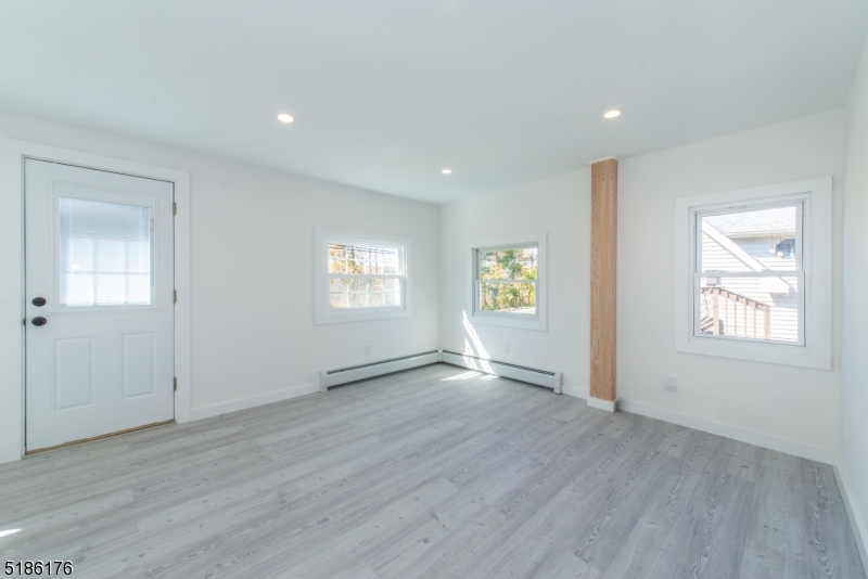 BUDD LAKE - Residential