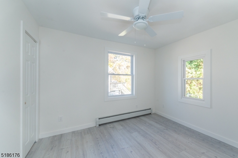 BUDD LAKE - Residential