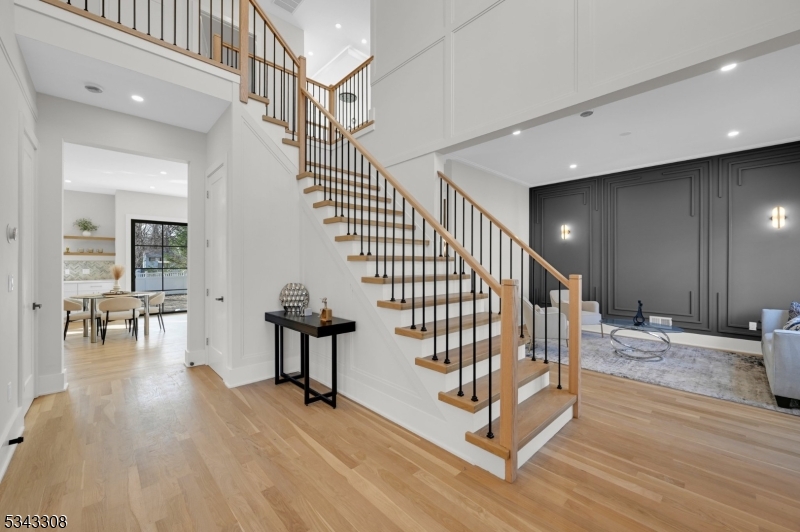 9 Northern Ave