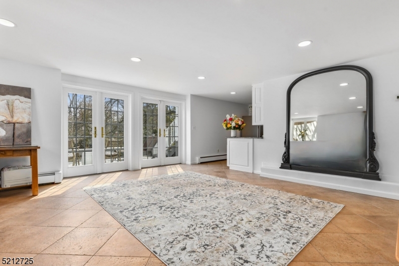 RESIDENTIAL - Residential