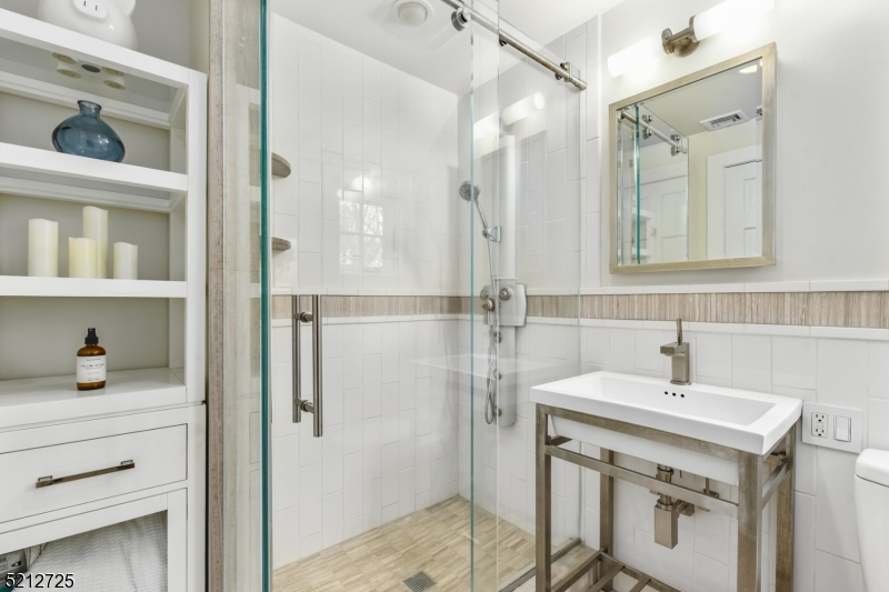 RESIDENTIAL - Residential